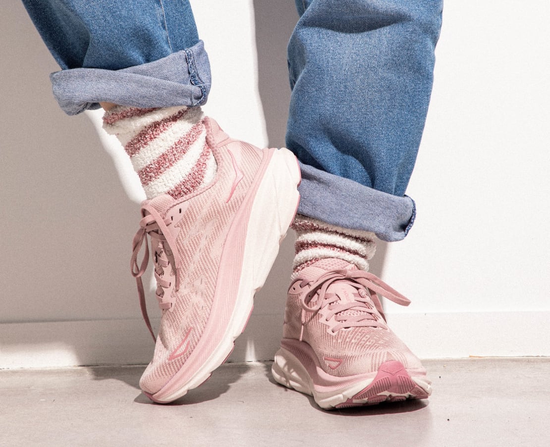 Amazon | HOKA ONE ONE(ホカ オネオネ) CLIFTON 9 RASPBERRY